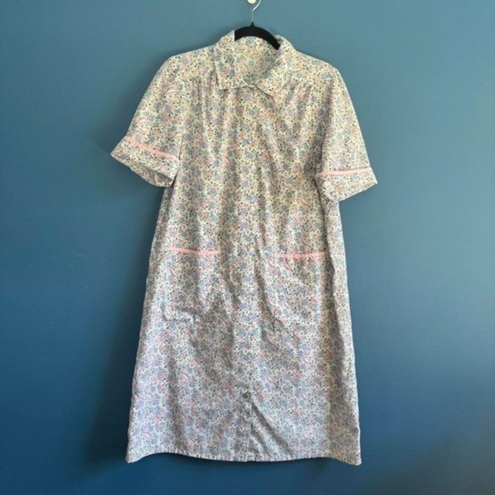 Vintage Floral House Dress Women's Size Large Pink Blue Snap Front Retro Mod